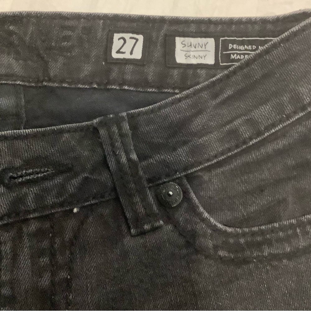 Acid Wash narrow leg Black Miss Me Jeans